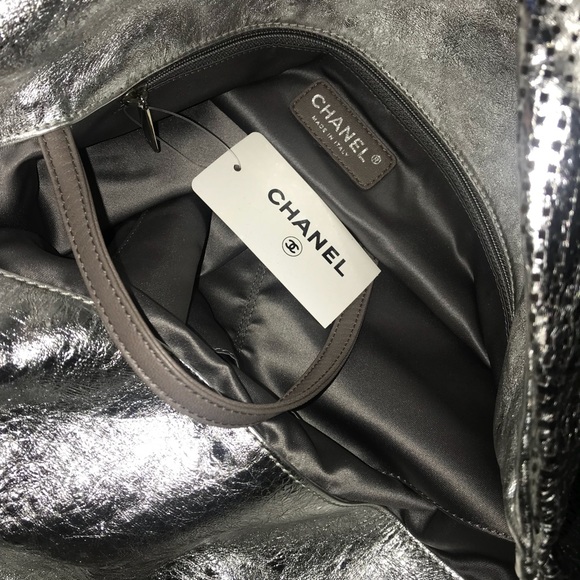 Chanel limited edition large tote brand new - Picture 5 of 7